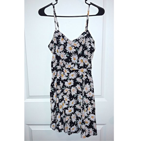Cotton On Dresses & Skirts - SOLD    COTTON ON Black & White Daisy Flowy Sun Dress 🌼